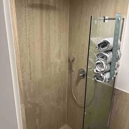 Appartement Lulex Iii - Traumhafte In 1 Og Links Neuss